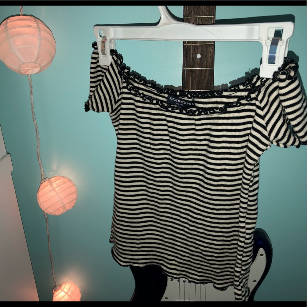 Off the shoulder brandy Melville top